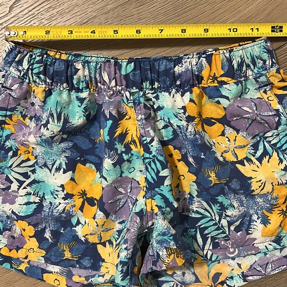 Patagonia Floral Tropical Print Women’s XS Shorts in Excellent Condition! - Picture 4 of 10
